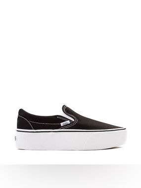 NWOT VANS stackform/platform black/white slip ons!